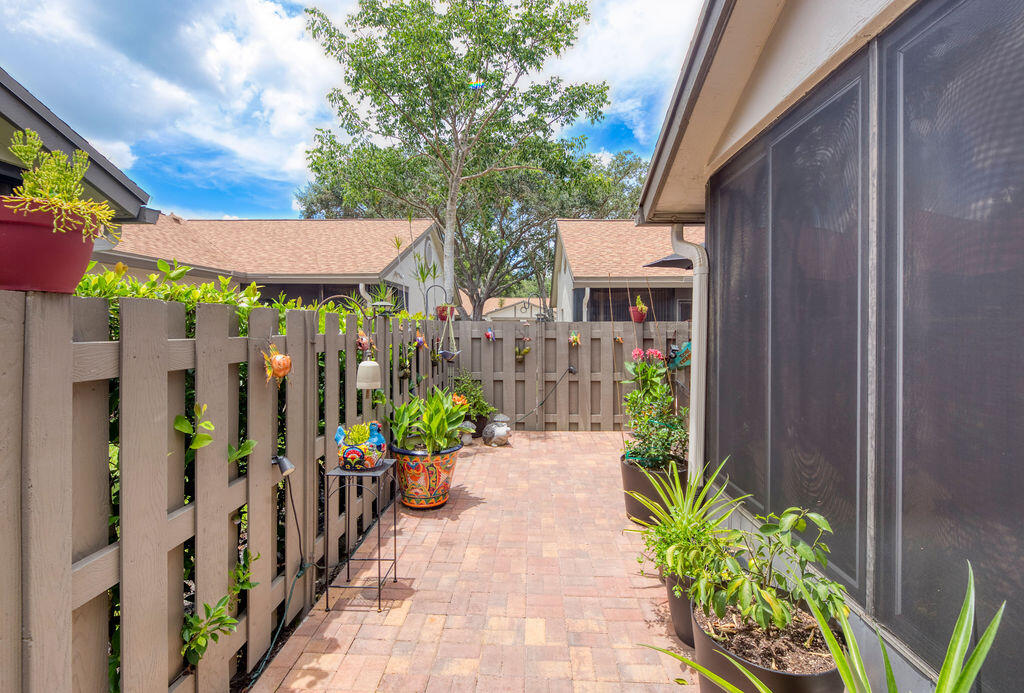 18541 Sunburst Lane Boca Raton, FL 33496 - Photo 43 of 58 Image3