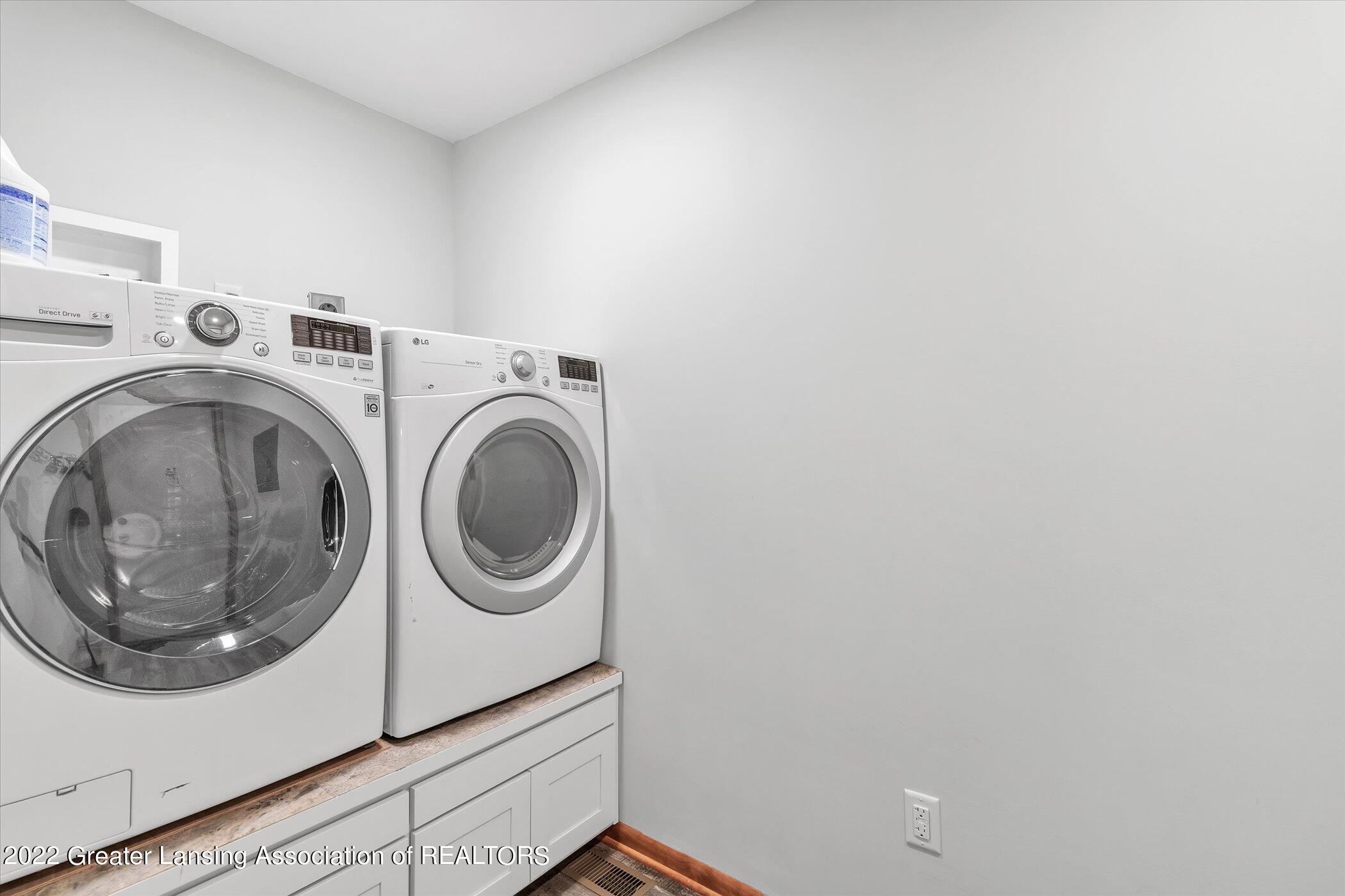 4300 South Cochran Road Charlotte, MI 48813 - Photo 45 of 75 45-4300-S-Cochran-Ave-WindowStill-Real-E
