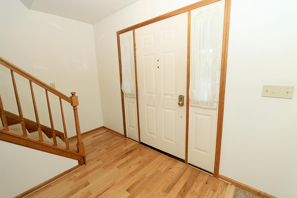 56 Ravine Road Powell, OH 43065 - Photo 4 of 32 Gallery Image 4