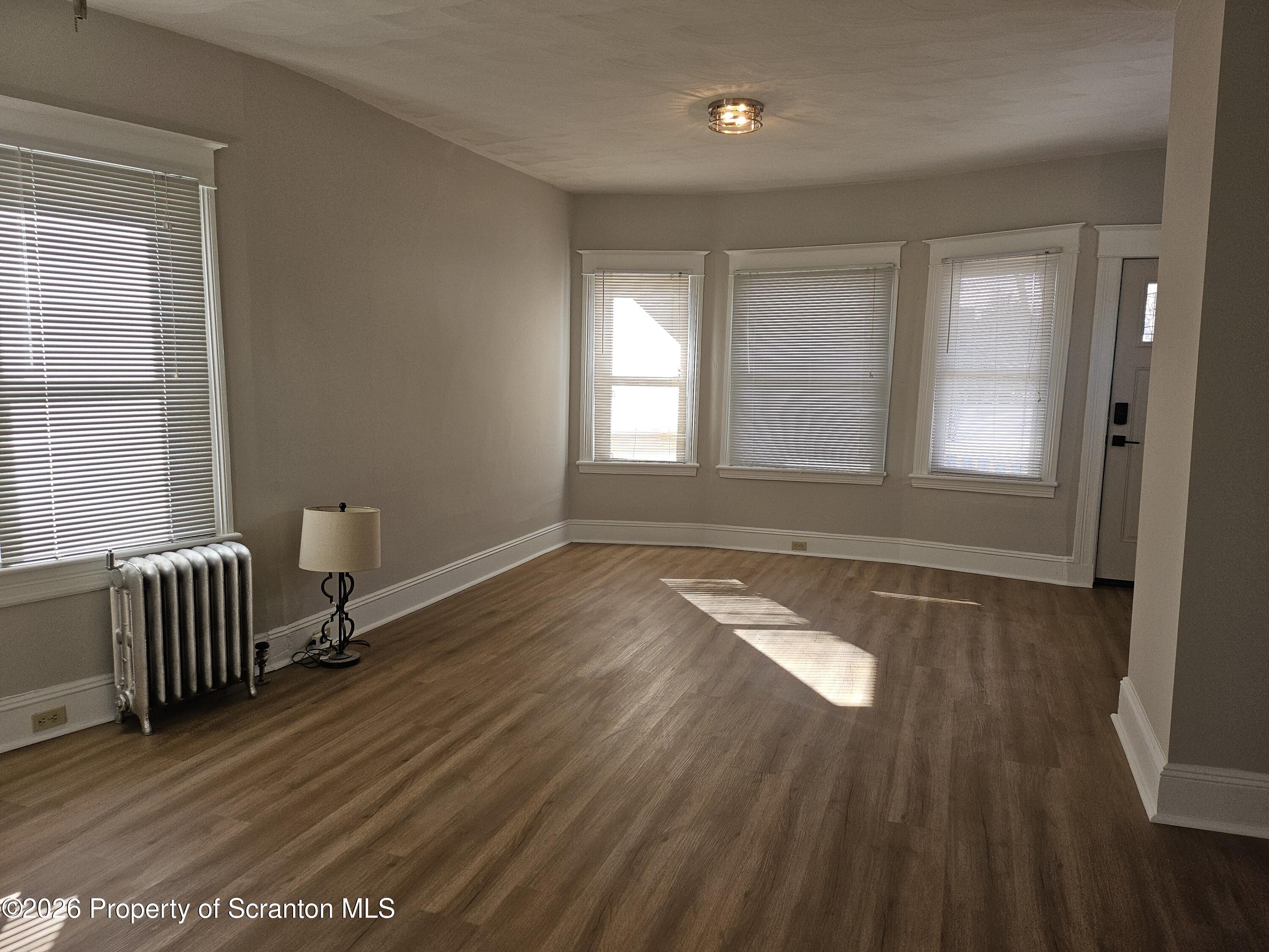 819 Poplar Street Dunmore, PA 18509 - Photo 14 of 31 Living Room
