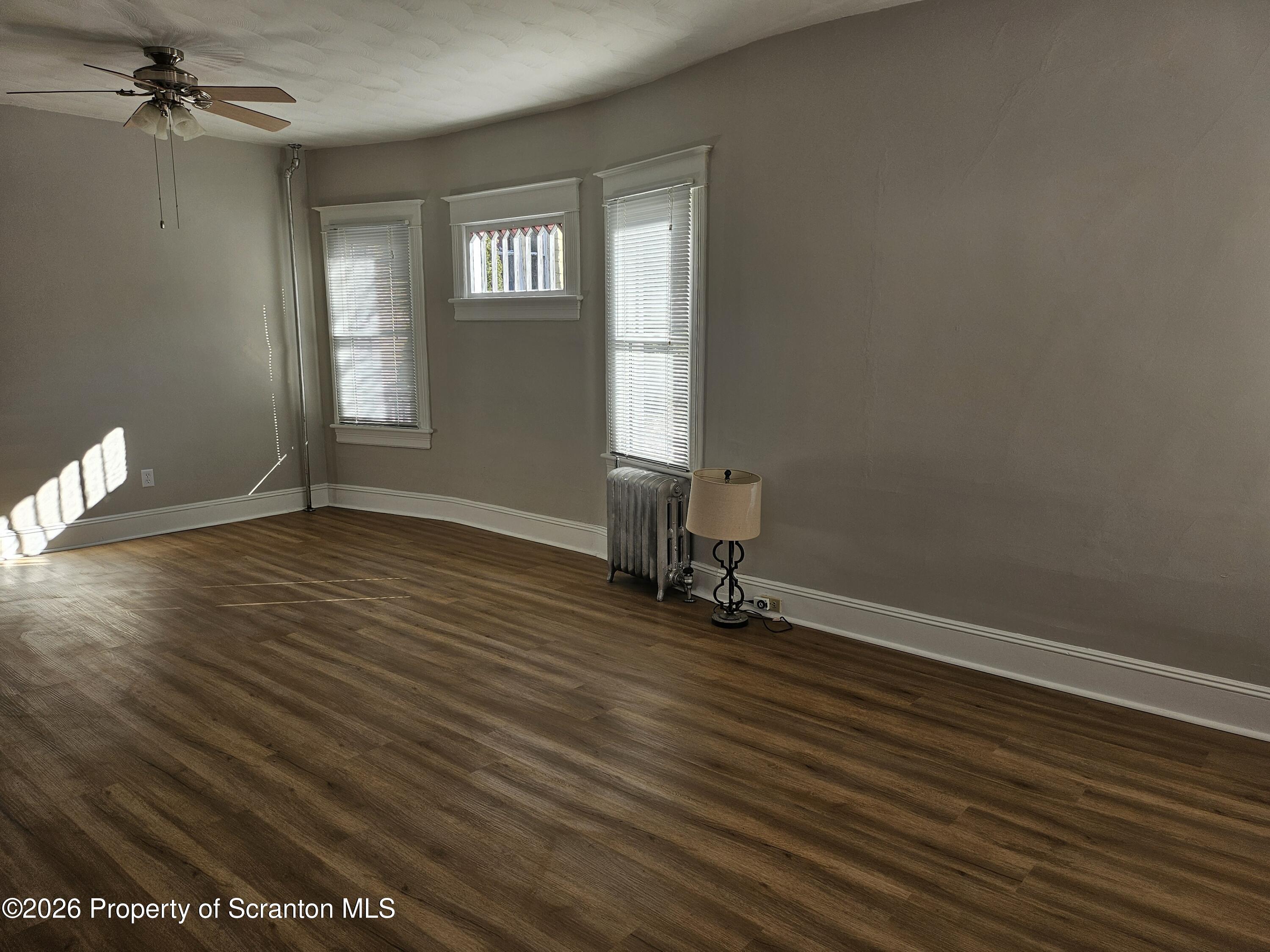 819 Poplar Street Dunmore, PA 18509 - Photo 15 of 31 Dining Room/LR open