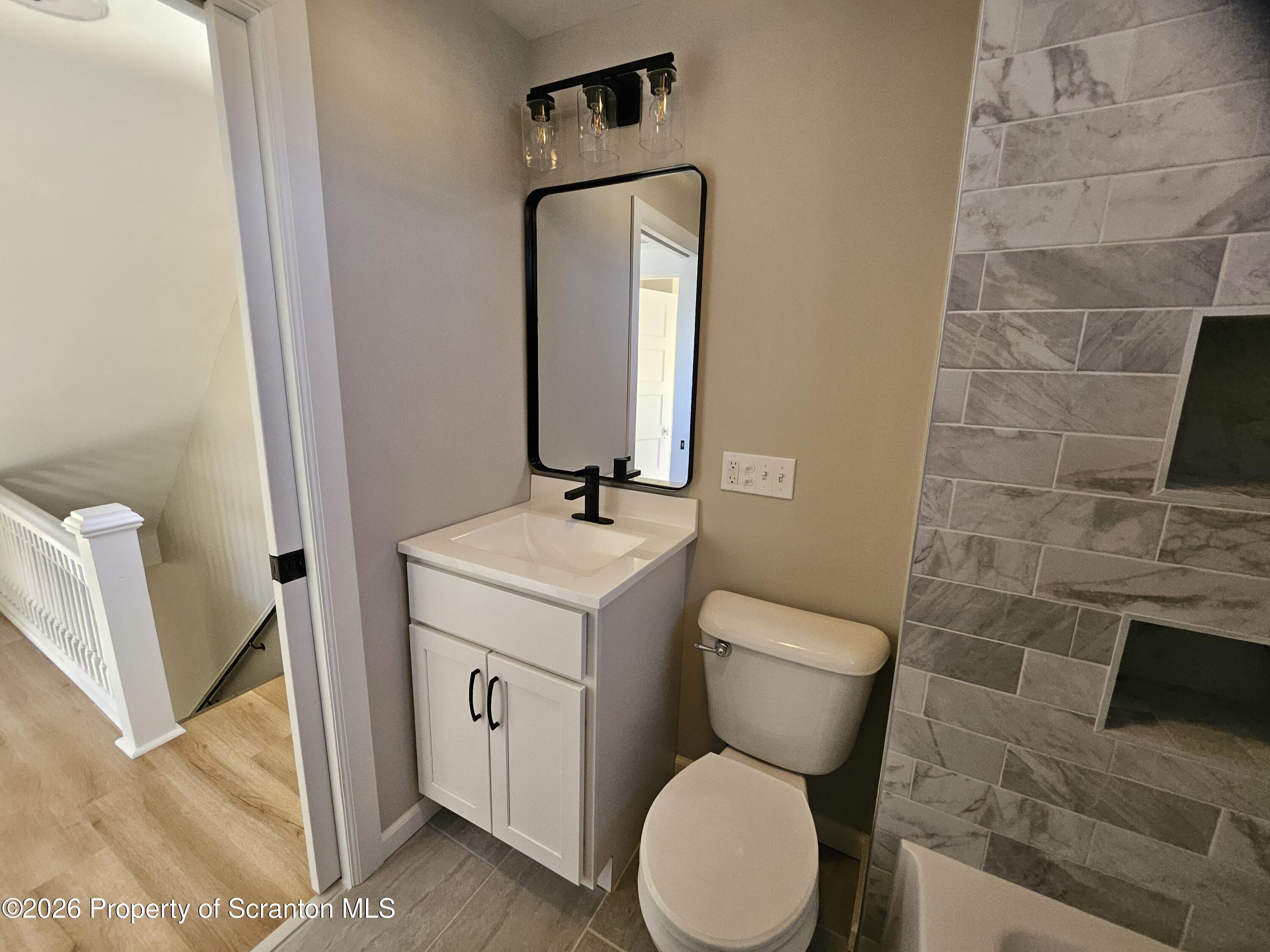 819 Poplar Street Dunmore, PA 18509 - Photo 19 of 31 Primary Bathroom