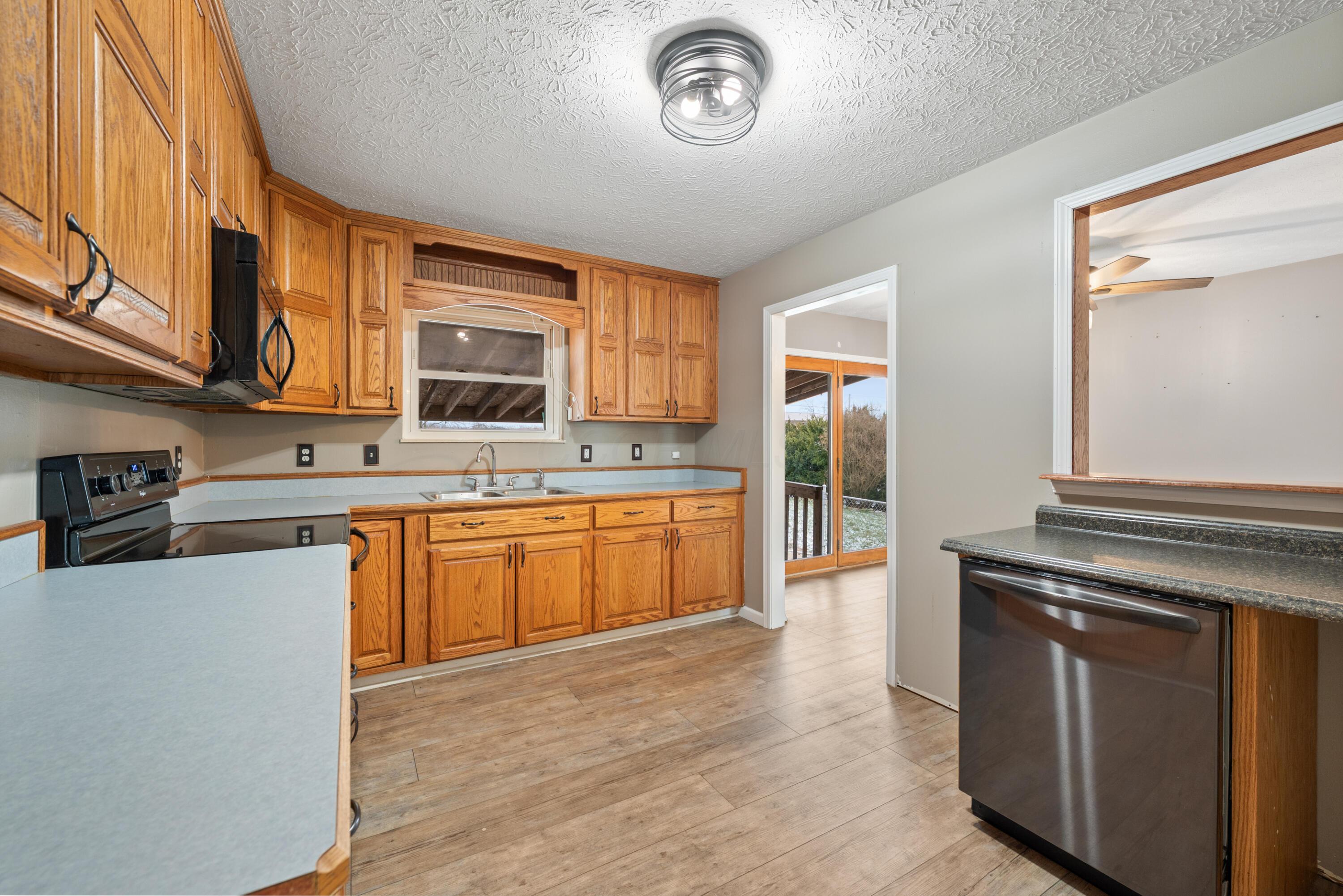 34230 Ingels Road Pomeroy, OH 45769 - Photo 6 of 27 SPS_7932
