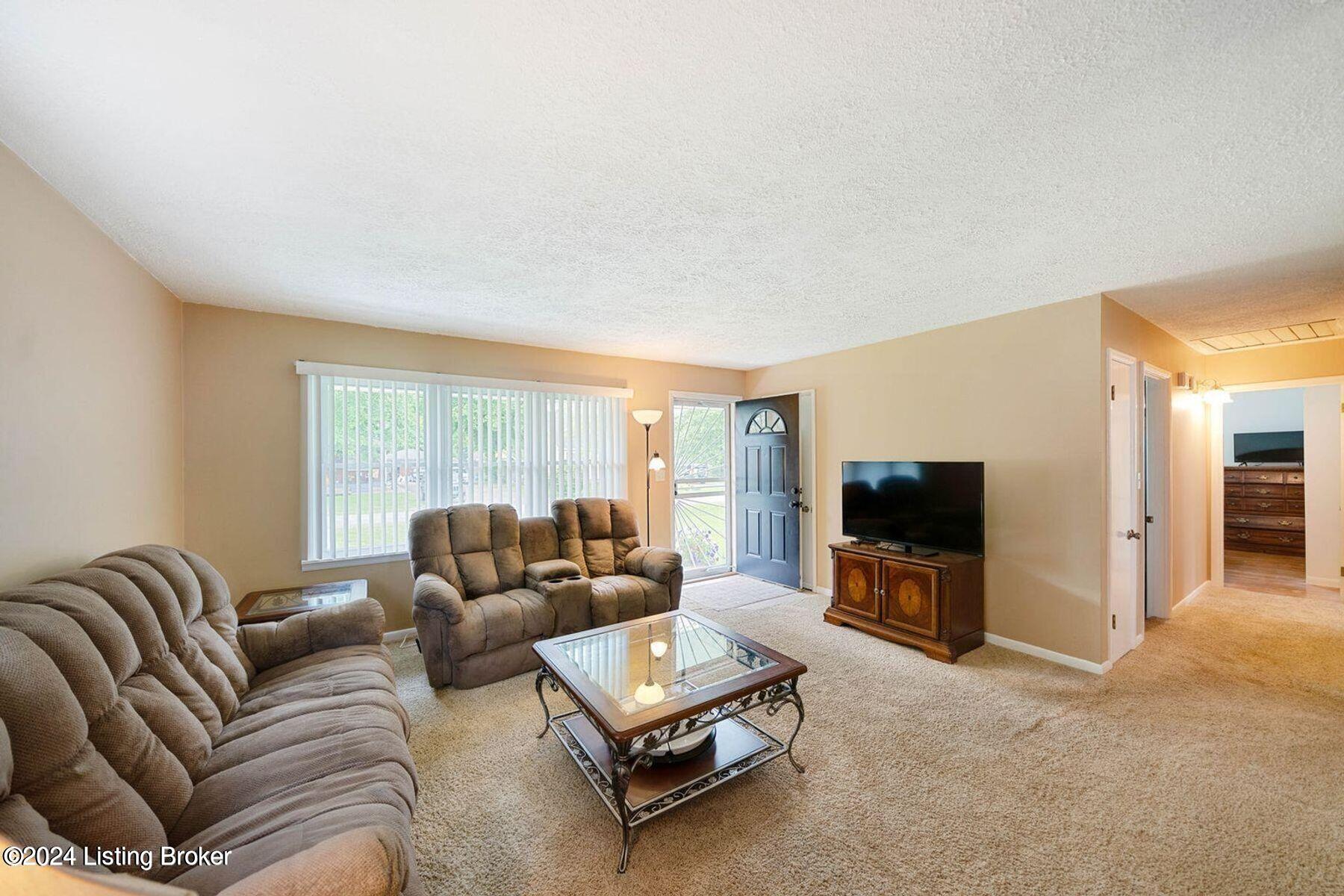 7540 Ralston Avenue Louisville, KY 40258 - Photo 4 of 38 photo_online_026