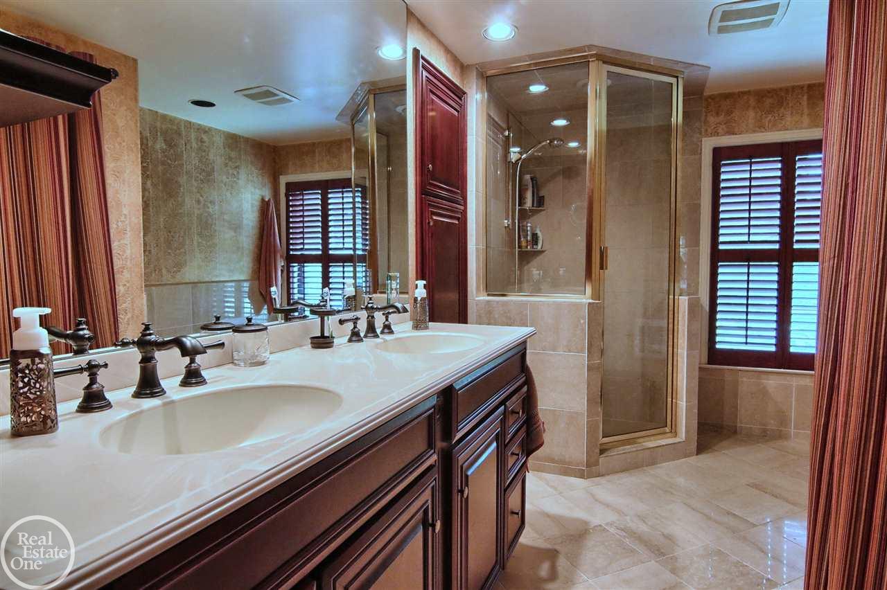 85 Stephens Road Grosse Pointe, MI 48236 - Photo 19 of 33