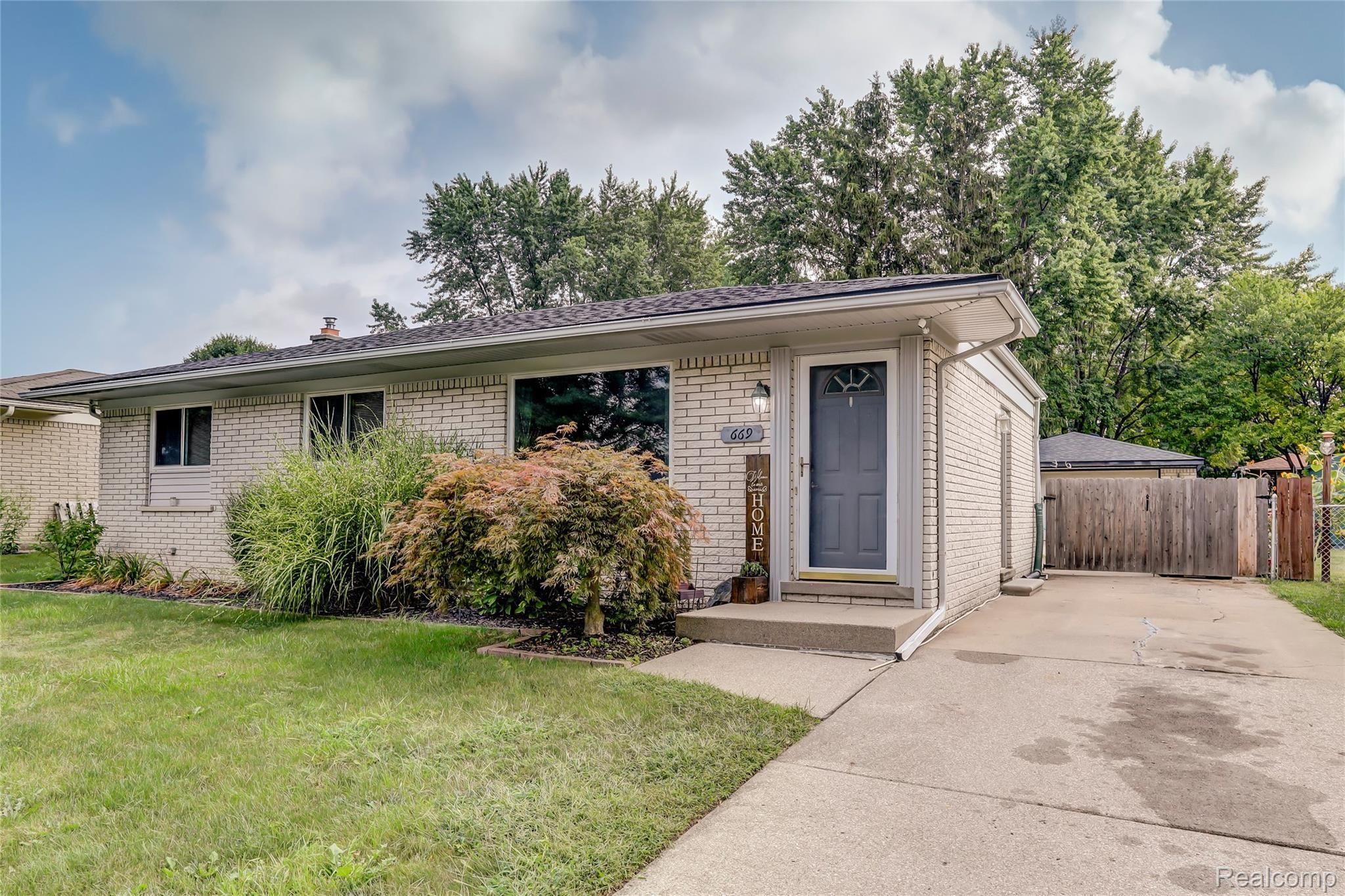 669 Georgetown Street, Canton, MI-2.jpg-FULL