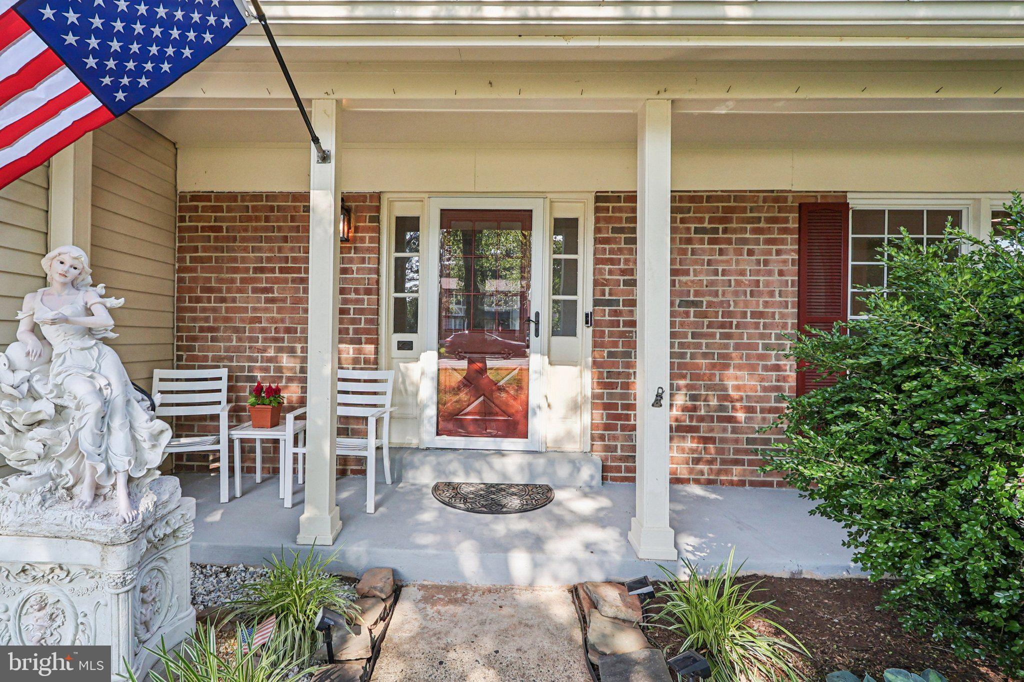 8933 Rolling Road Manassas, VA 20110 - Photo 5 of 67 Gallery Image 5
