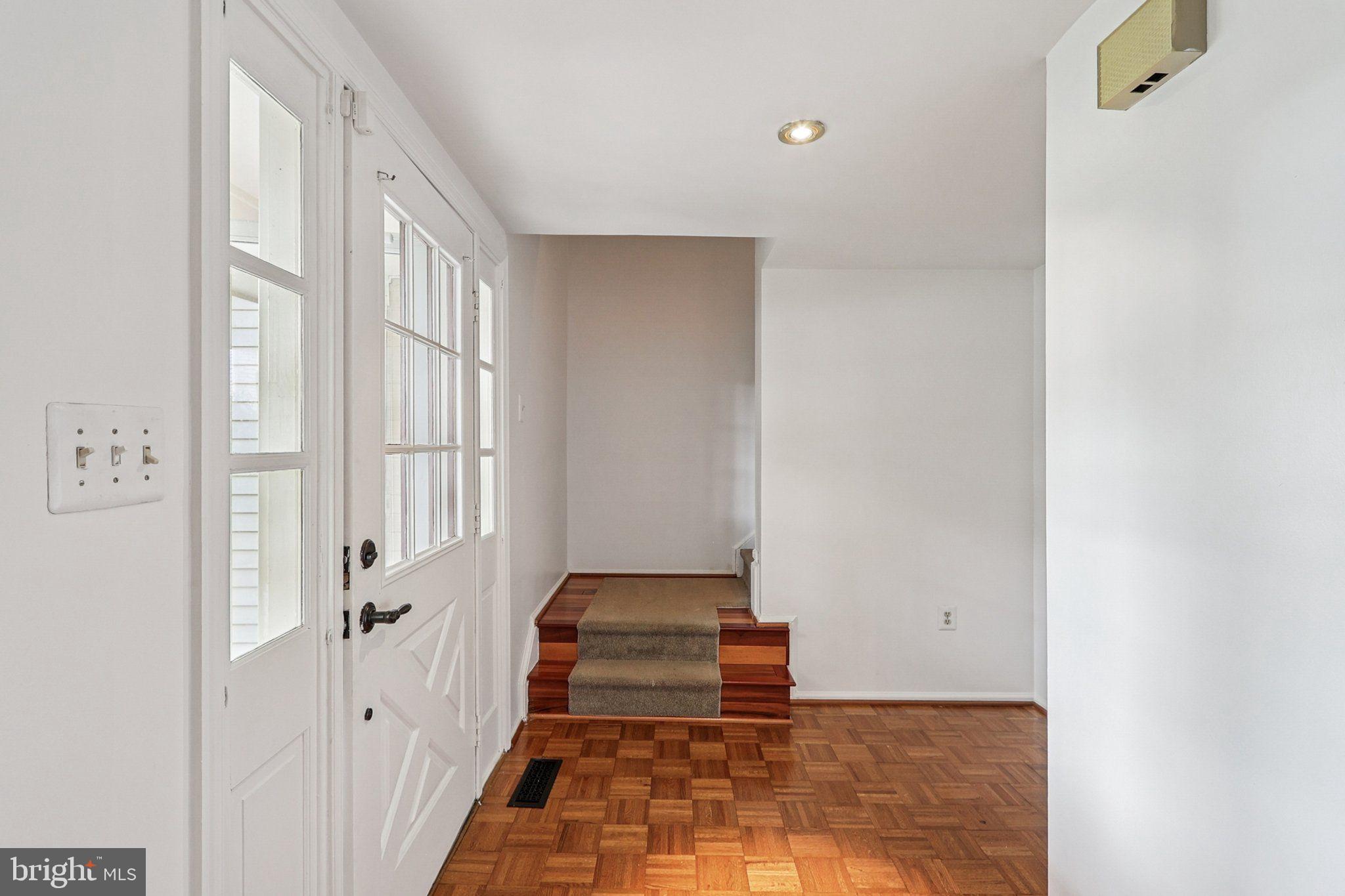 8933 Rolling Road Manassas, VA 20110 - Photo 6 of 67 Gallery Image 6