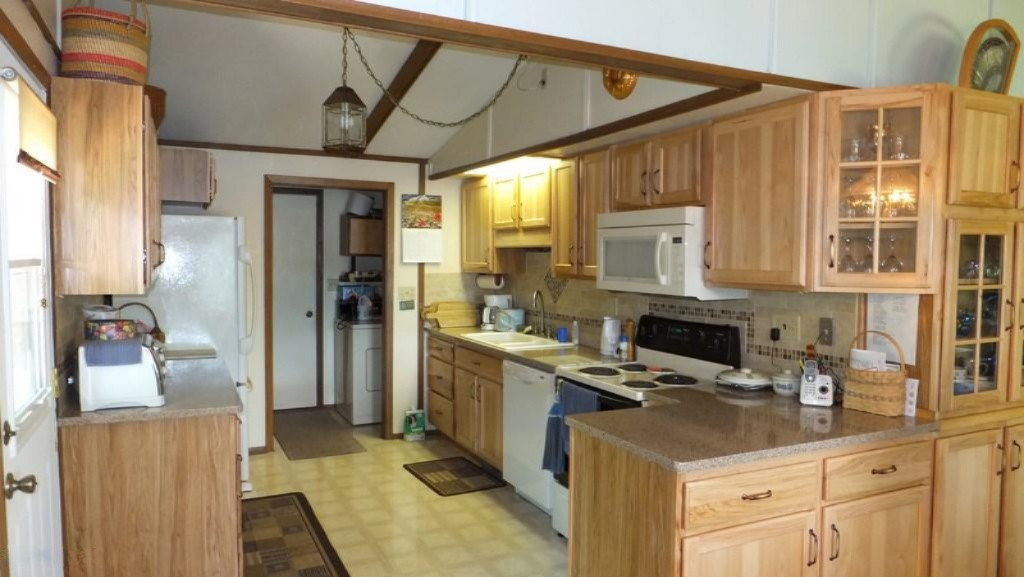 16835 Starkey Road Arcadia, MI 49613 - Photo 3 of 43 16835 Starke Rd @ (2)
