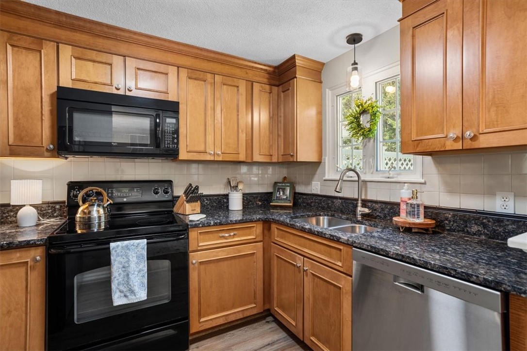 7 Eagle Run, Unit B Warwick, RI 02818 - Photo 21 of 42