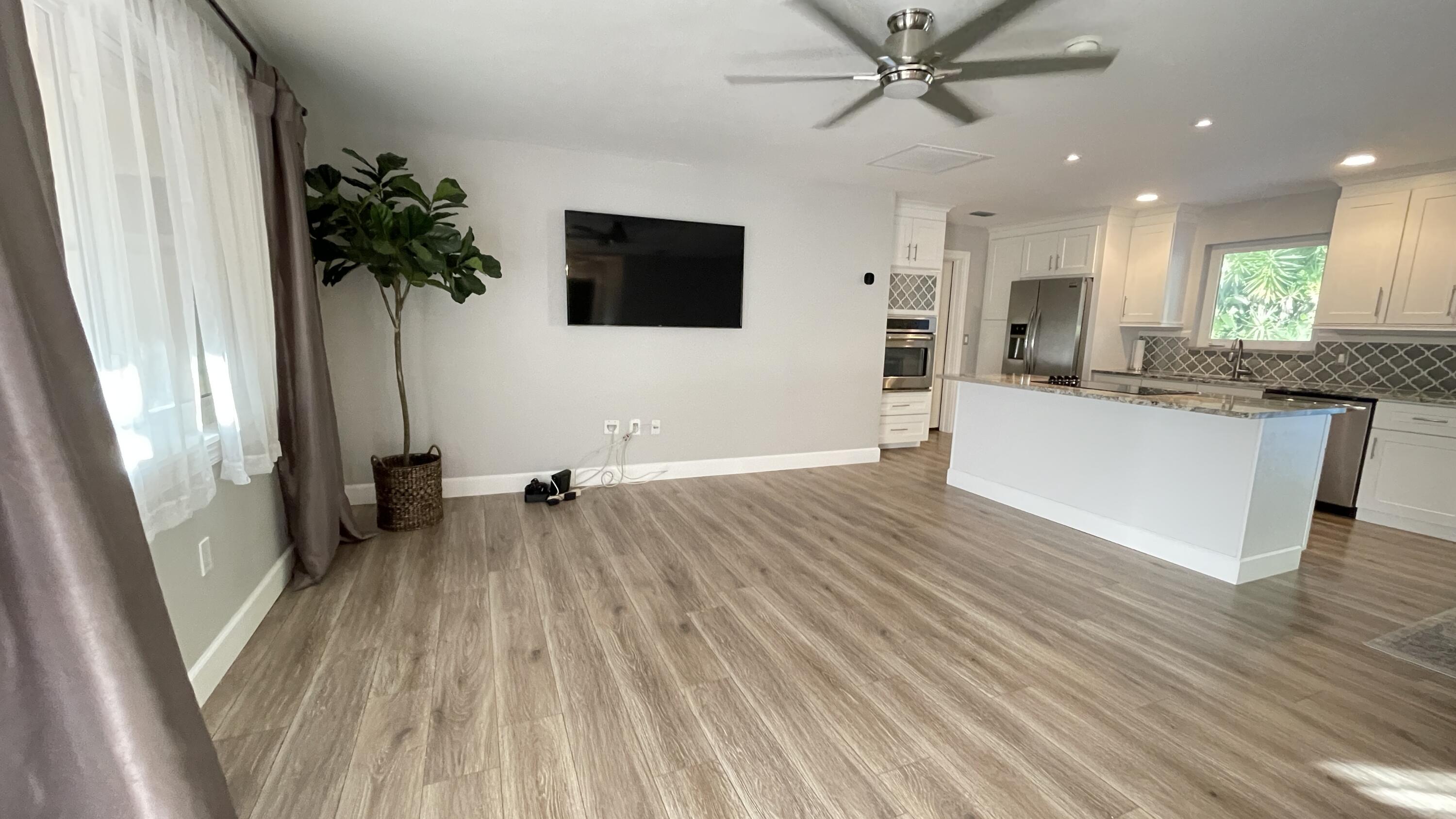 103 East Riverside Drive Jupiter, FL 33469 - Photo 7 of 66 Photo Nov 26, 4 11 51 PM