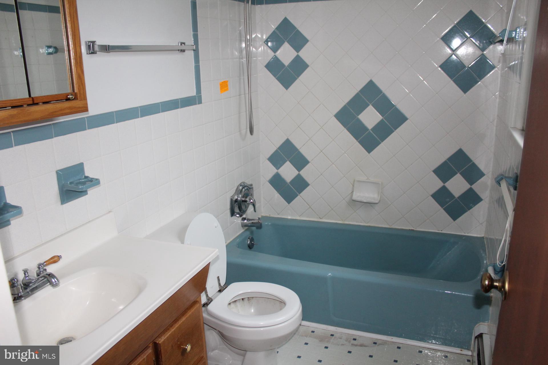 772 South Old Mill Road Dover, DE 19901 - Photo 24 of 28 Hallway bath