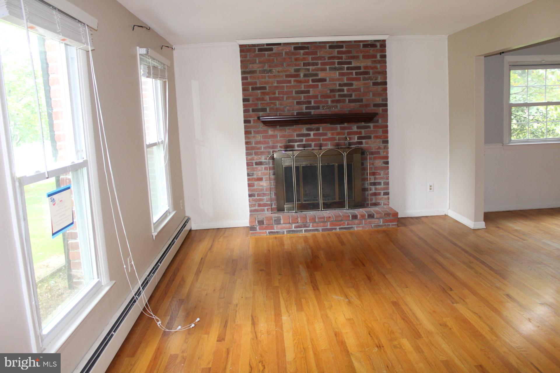 772 South Old Mill Road Dover, DE 19901 - Photo 9 of 28 Living room