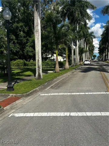 $118,750 | 2590 First Street, Unit 113, Fort Myers, FL 33901