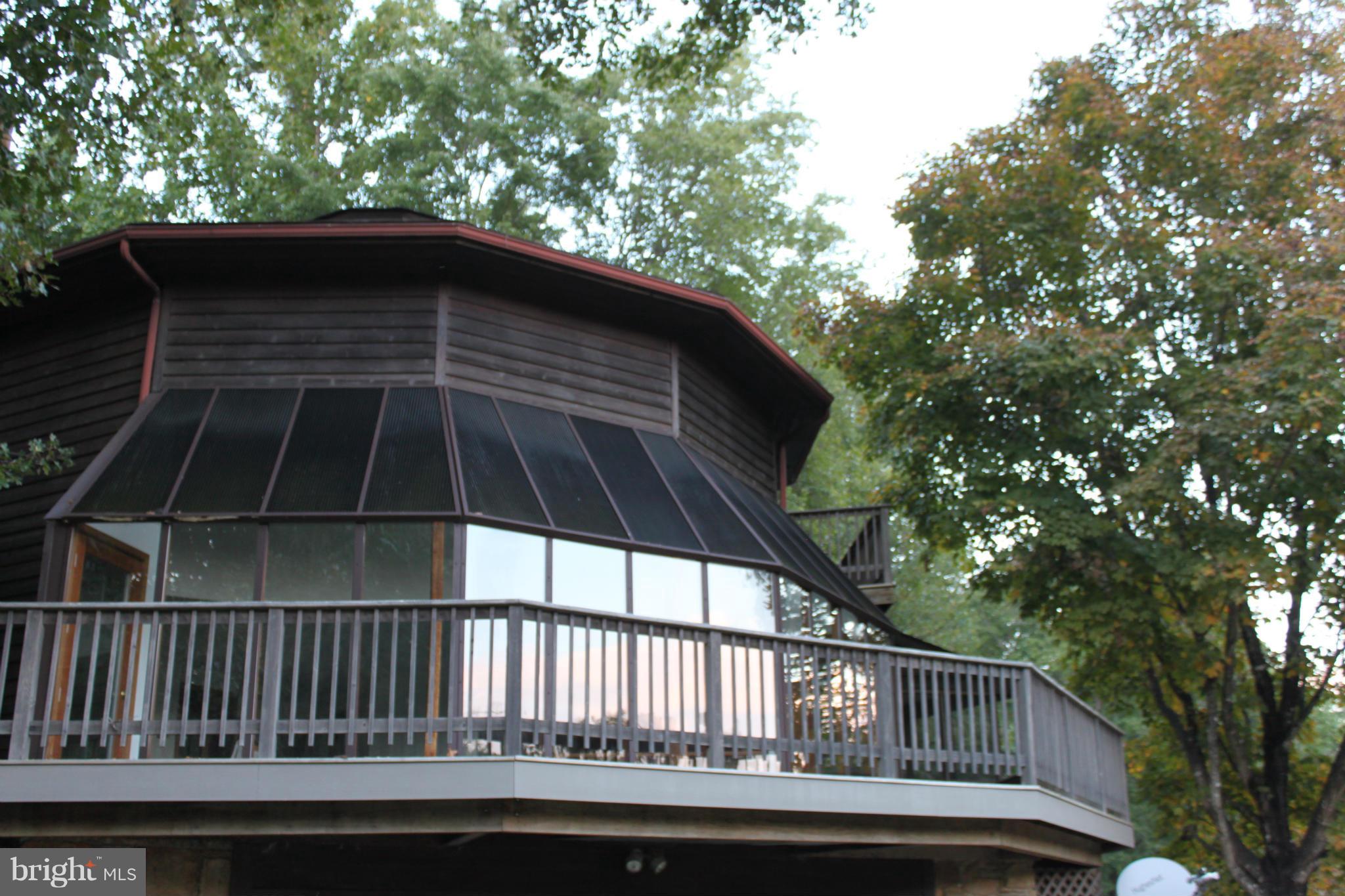 201 Hunters Road Washington, VA 22747 - Photo 3 of 30 Form meets function to harness solar energy