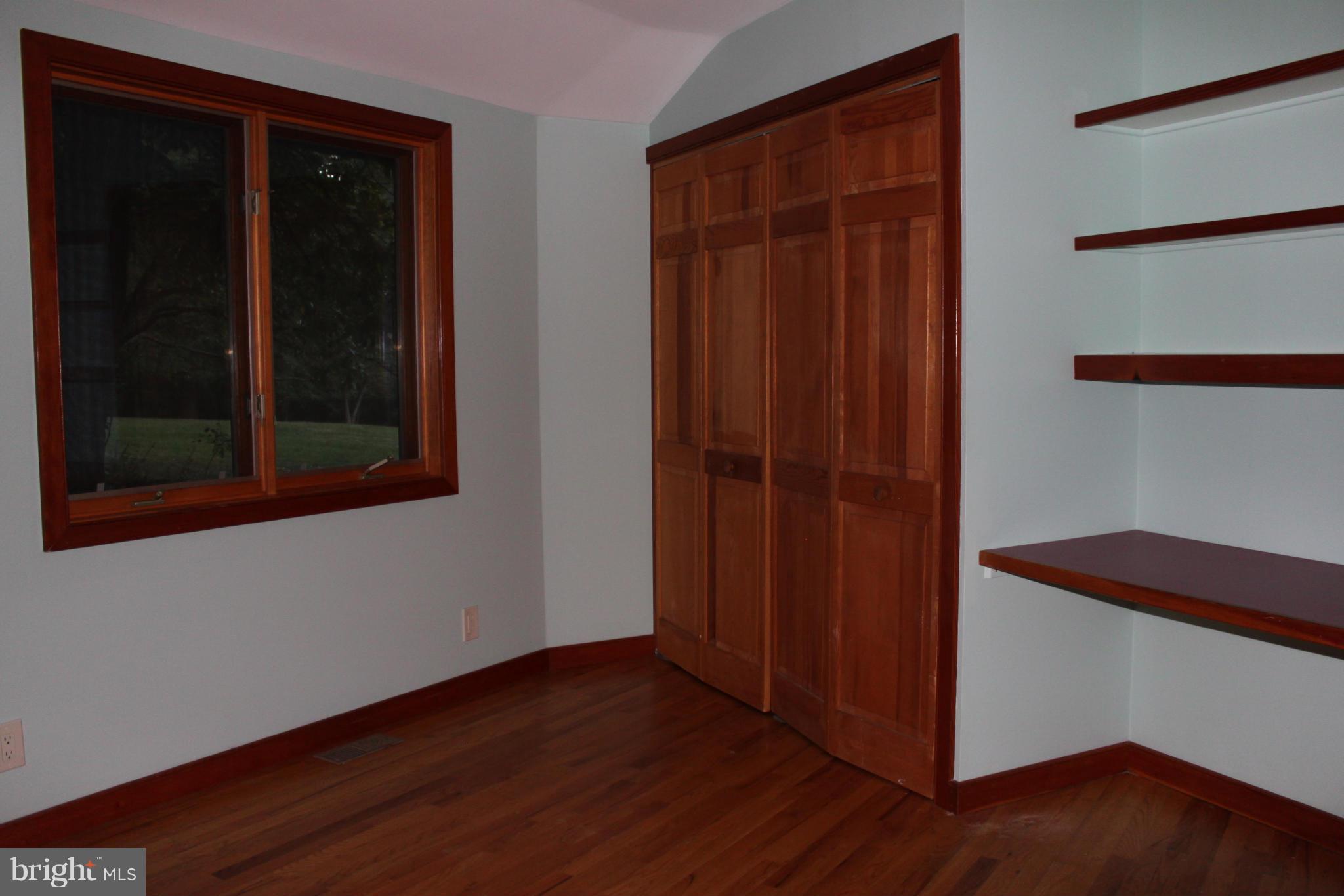 201 Hunters Road Washington, VA 22747 - Photo 9 of 30 1 of 2 main level bedrooms