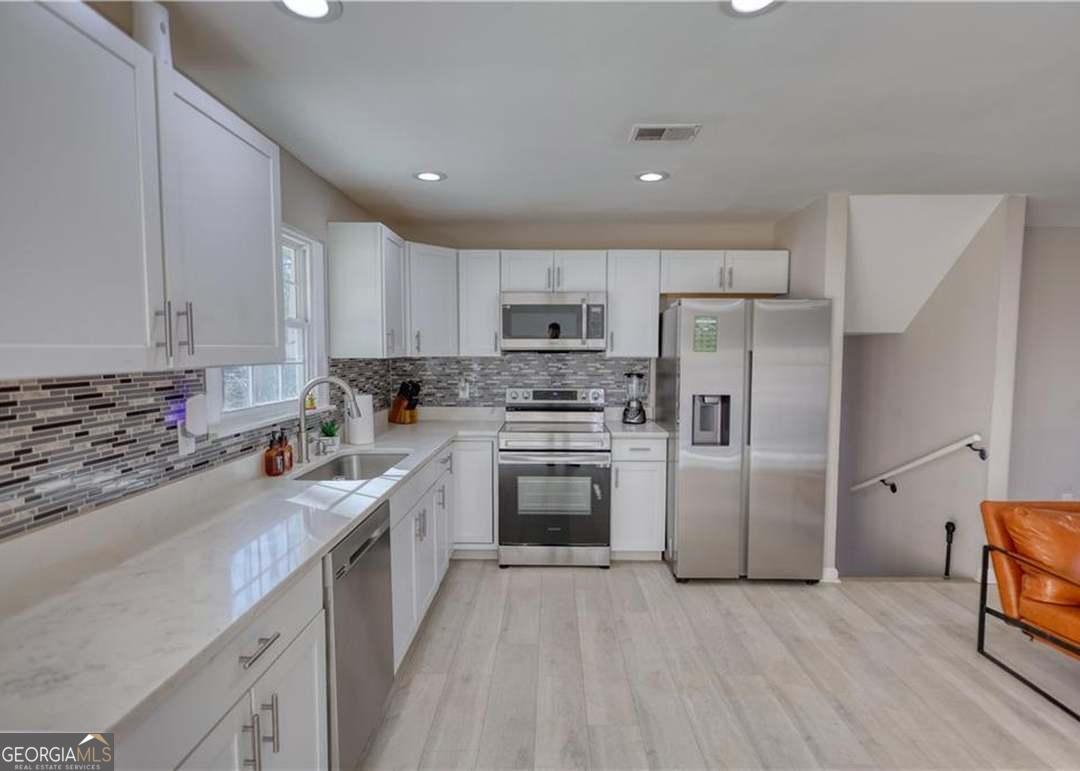 115 Holly Brook Road Southwest Atlanta, GA 30349 - Photo 6 of 16