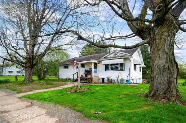 $249,900 | 430 Flower Street, Grove City, PA 16127
