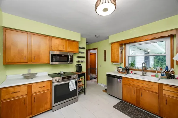 $249,900 | 430 Flower Street, Grove City, PA 16127