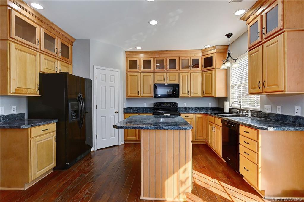 406 River Banks Road Matthews, NC 28105 - Photo 7 of 24 Gallery Image 7