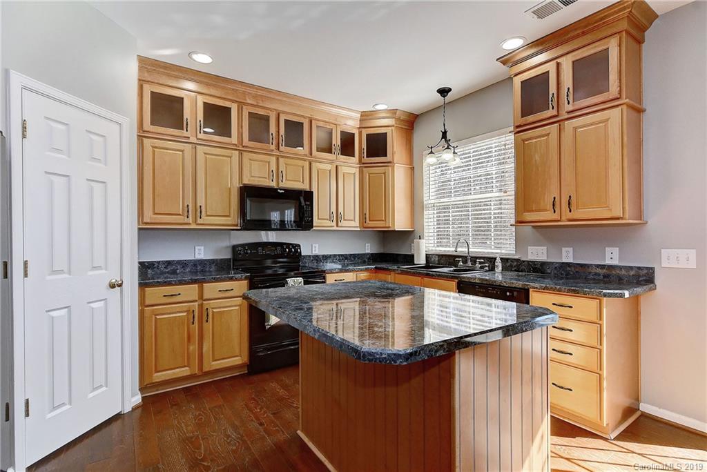 406 River Banks Road Matthews, NC 28105 - Photo 8 of 24 Gallery Image 8
