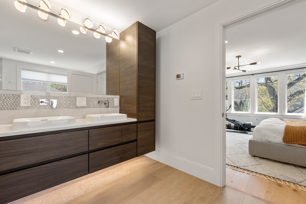 80 Verndale Street, Unit 80 Brookline, MA 02446 - Photo 15 of 28