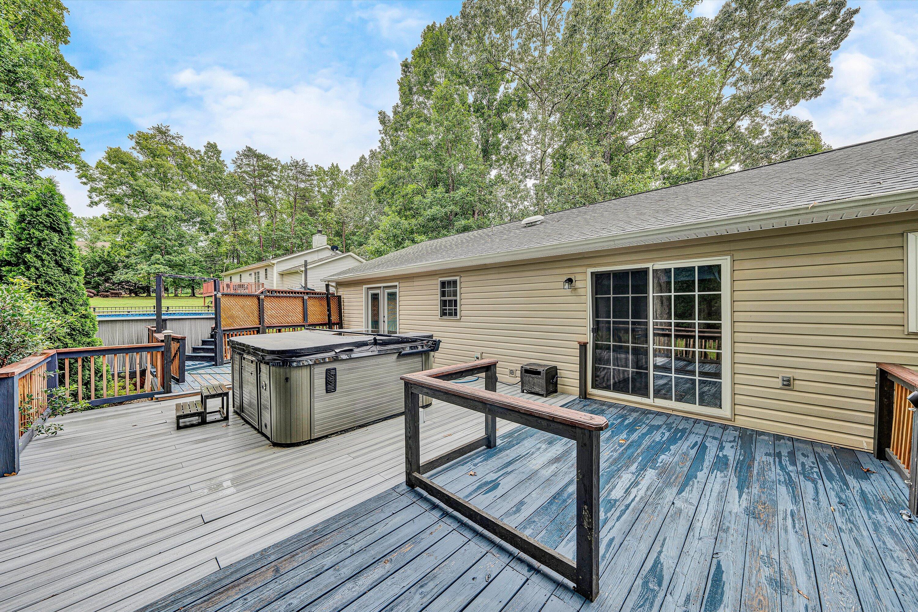 5935 Scruggs Road Moneta, VA 24121 - Photo 20 of 37 a outdoor view with a sitting space