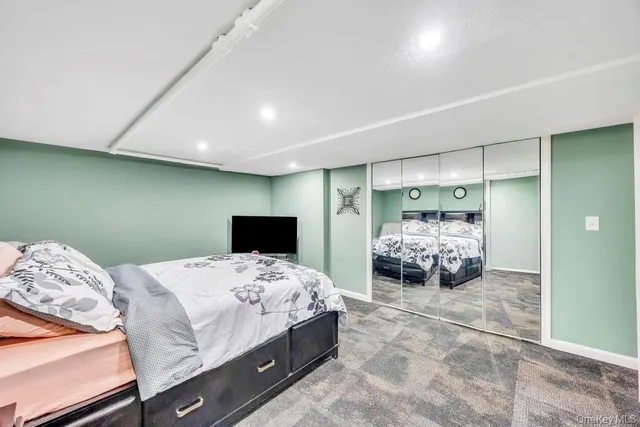 $1,199,999 | 213-16 102nd Avenue | Queens Village