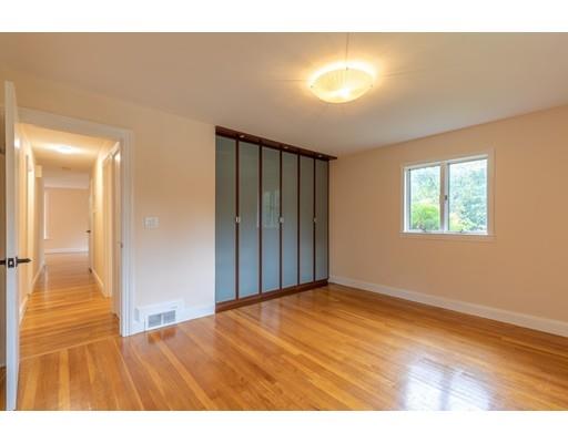 89 Wellesley Avenue Wellesley, MA 02482 - Photo 19 of 39