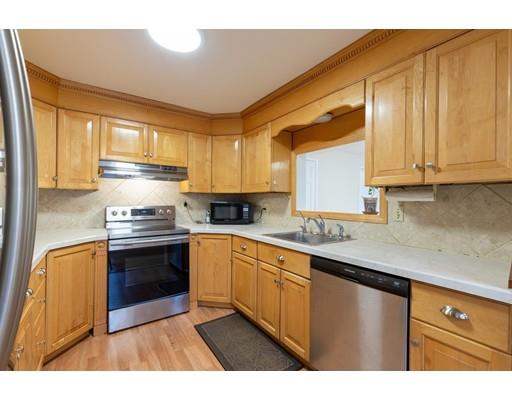 89 Wellesley Avenue Wellesley, MA 02482 - Photo 3 of 39