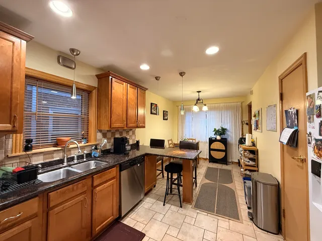 $460,000 | 4918 North Moody Avenue, Chicago, IL 60630