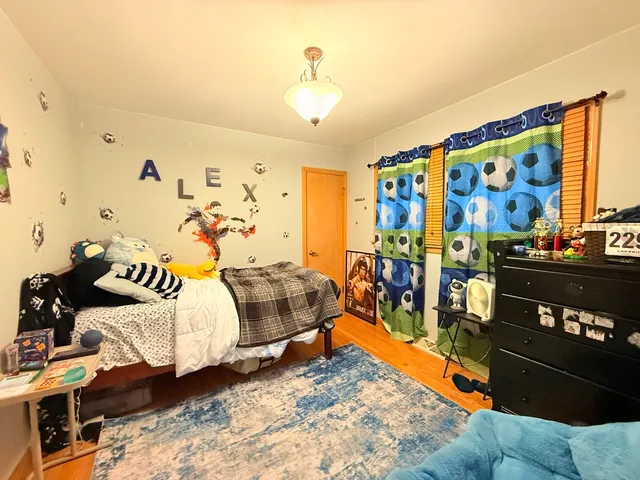 $460,000 | 4918 North Moody Avenue, Chicago, IL 60630