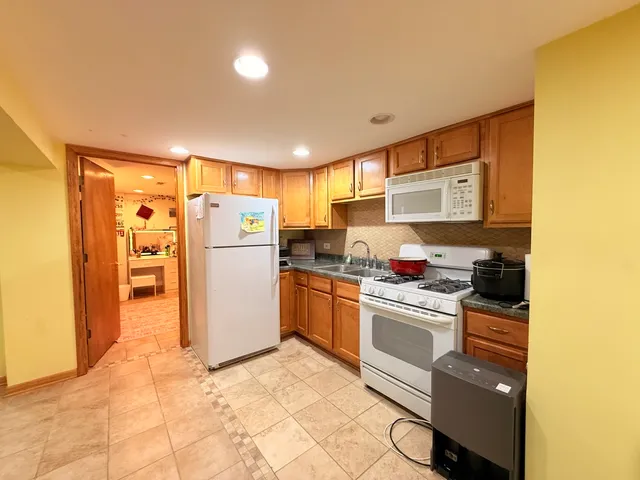 $460,000 | 4918 North Moody Avenue, Chicago, IL 60630