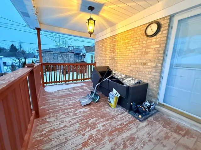 $460,000 | 4918 North Moody Avenue, Chicago, IL 60630