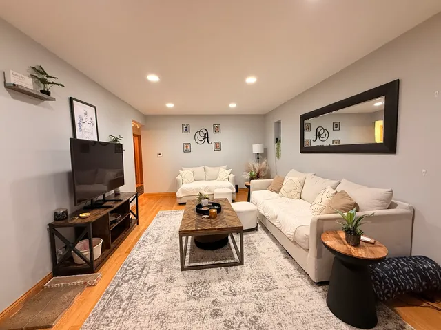 $460,000 | 4918 North Moody Avenue, Chicago, IL 60630