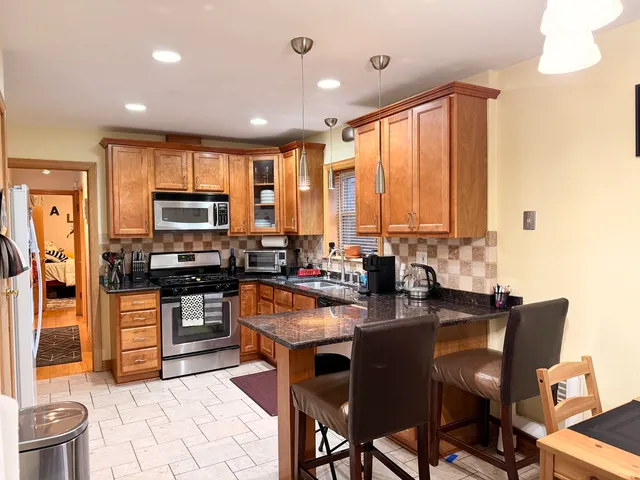 $460,000 | 4918 North Moody Avenue, Chicago, IL 60630