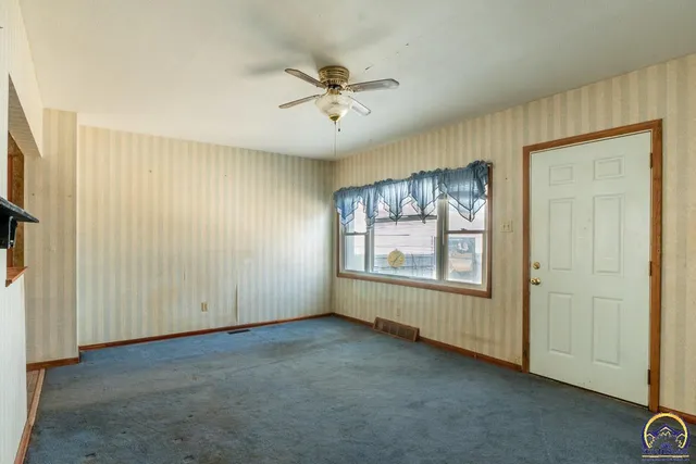 $104,900 | 2347 Southeast Pennsylvania Avenue, Topeka, KS 66605