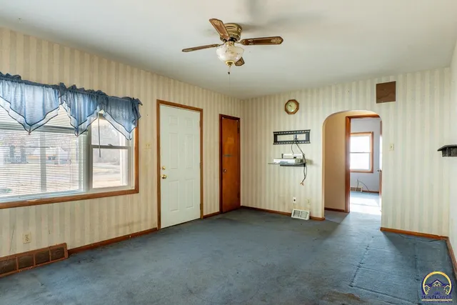 $104,900 | 2347 Southeast Pennsylvania Avenue, Topeka, KS 66605