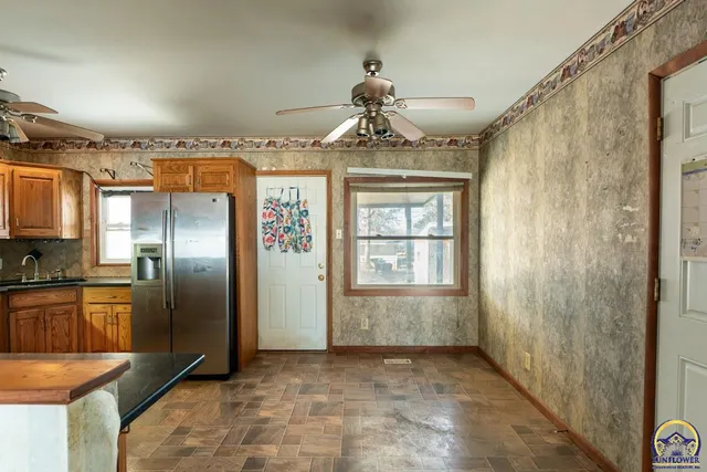 $104,900 | 2347 Southeast Pennsylvania Avenue, Topeka, KS 66605