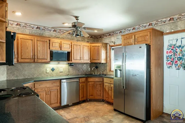 $104,900 | 2347 Southeast Pennsylvania Avenue, Topeka, KS 66605