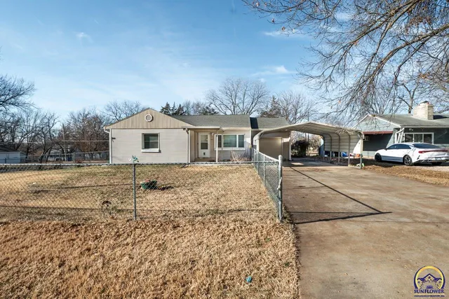 $104,900 | 2347 Southeast Pennsylvania Avenue, Topeka, KS 66605