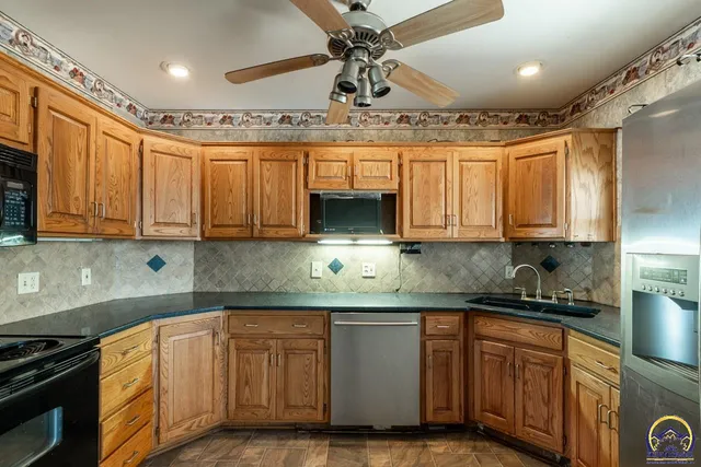 $104,900 | 2347 Southeast Pennsylvania Avenue, Topeka, KS 66605