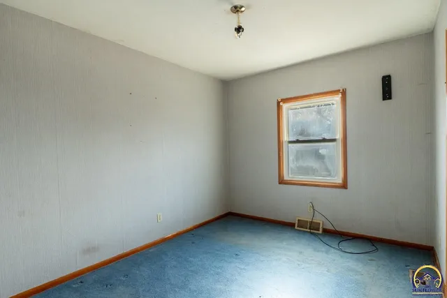 $104,900 | 2347 Southeast Pennsylvania Avenue, Topeka, KS 66605