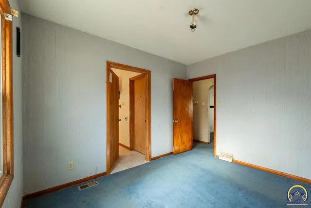 $104,900 | 2347 Southeast Pennsylvania Avenue, Topeka, KS 66605