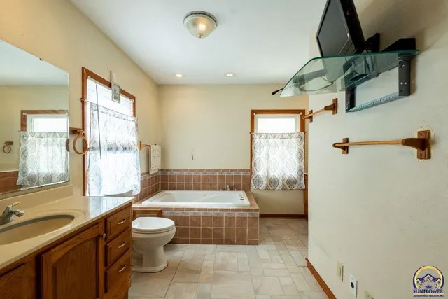 $104,900 | 2347 Southeast Pennsylvania Avenue, Topeka, KS 66605