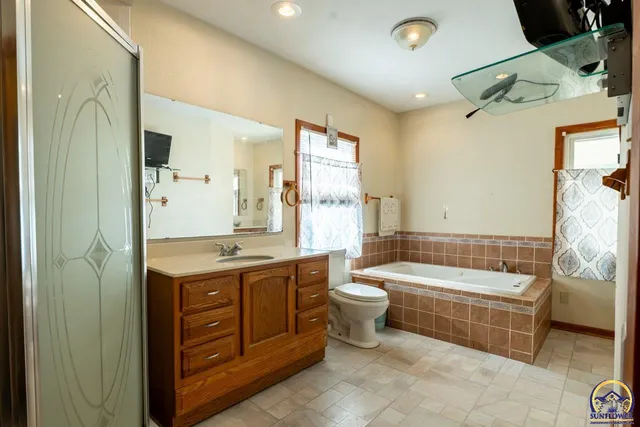 $104,900 | 2347 Southeast Pennsylvania Avenue, Topeka, KS 66605