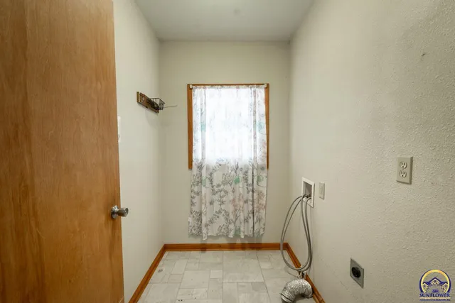 $104,900 | 2347 Southeast Pennsylvania Avenue, Topeka, KS 66605