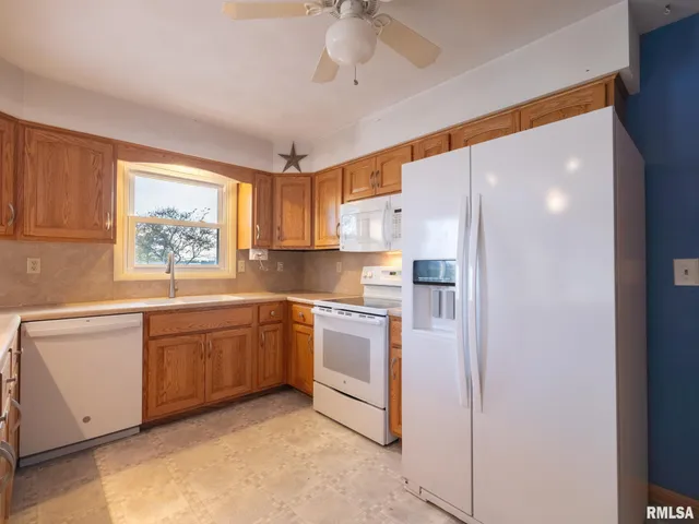 $249,900 | 15085 County Road 700 North, Green Valley, IL 61534