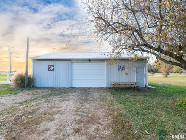 $249,900 | 15085 County Road 700 North, Green Valley, IL 61534