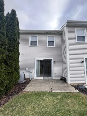 $1,575 | 1227 Marywood Court, Aurora, IL 60505